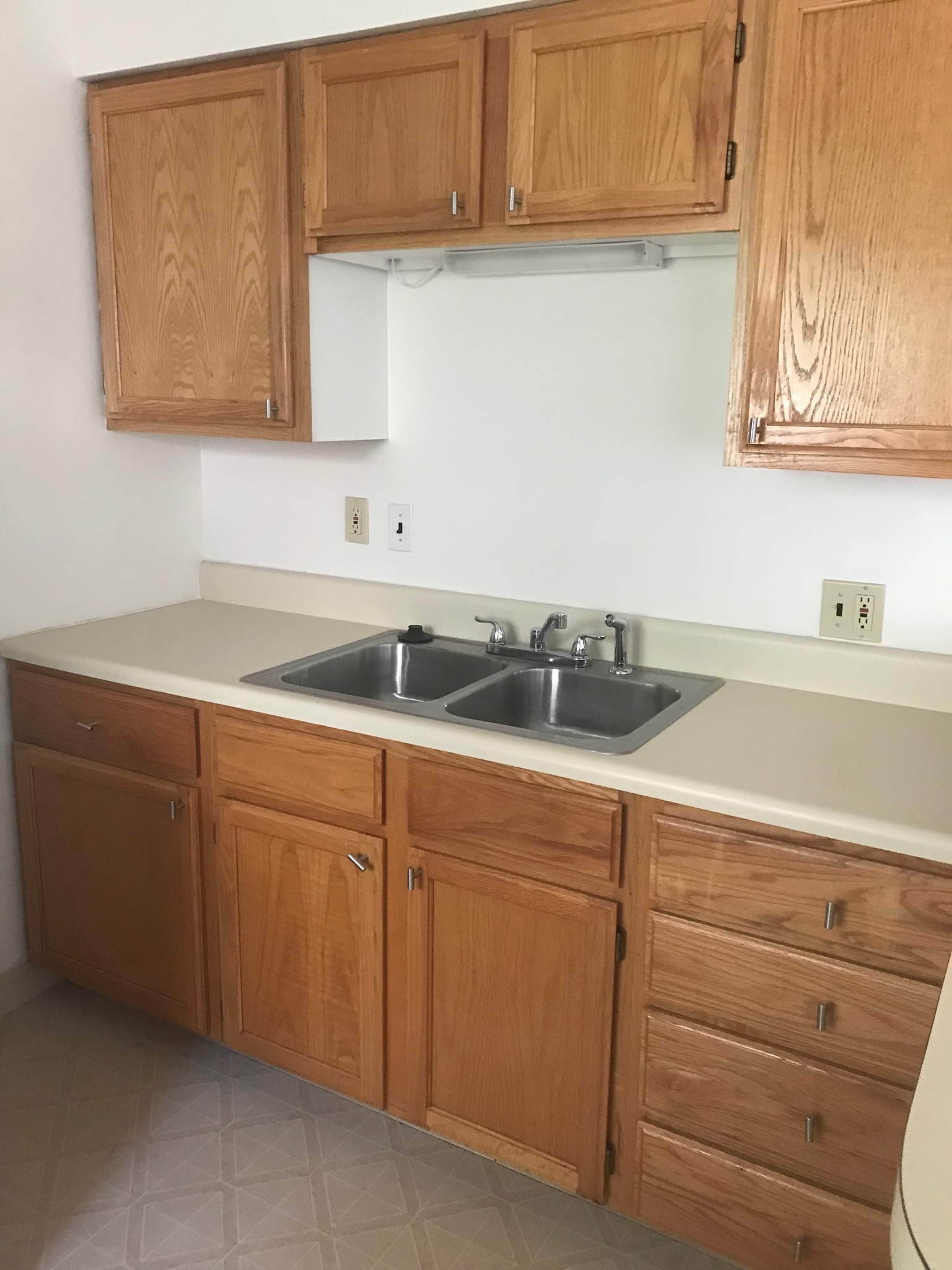 431 Abbot Road - 10