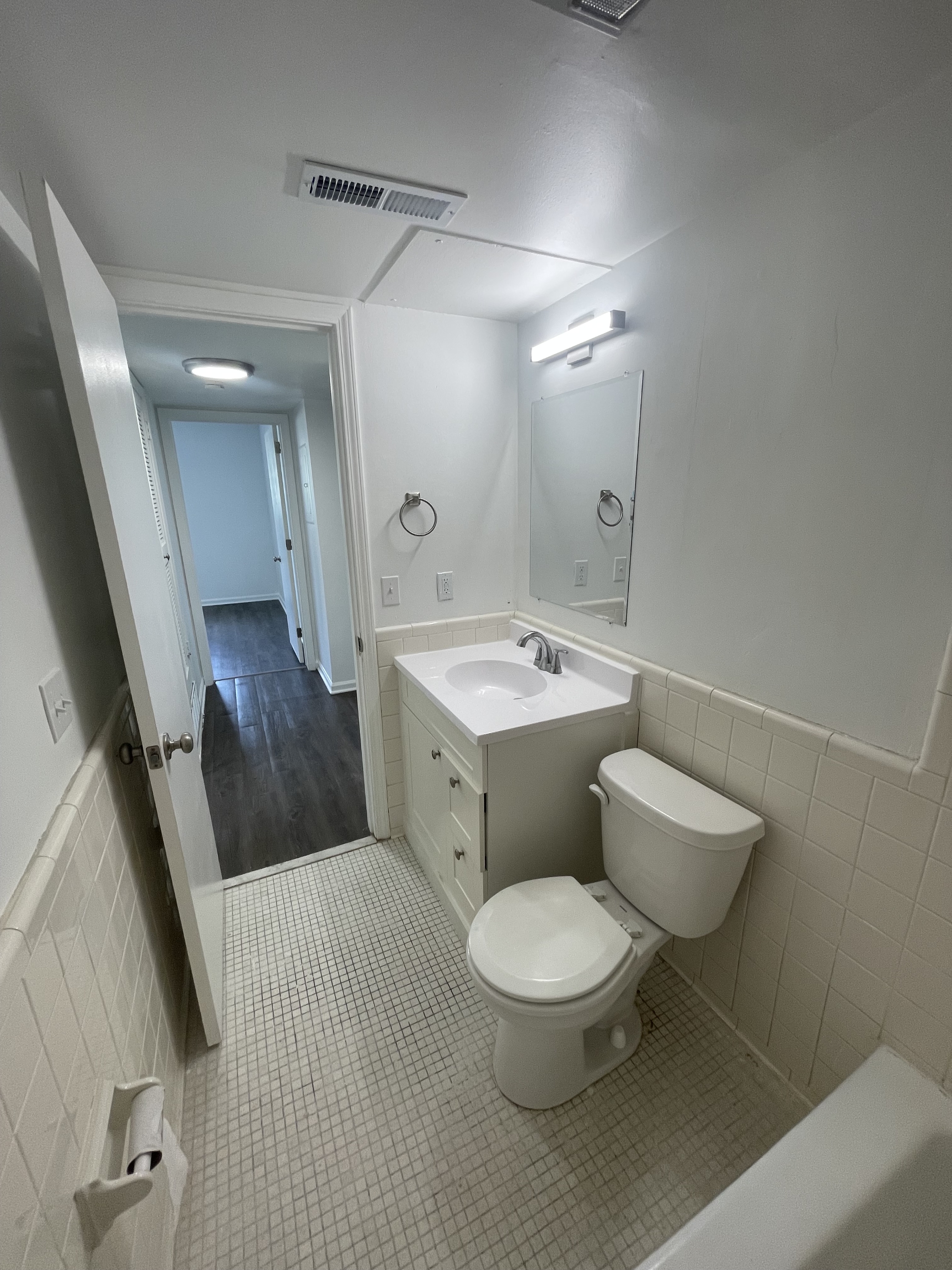 205 East Saginaw Highway - 205-04