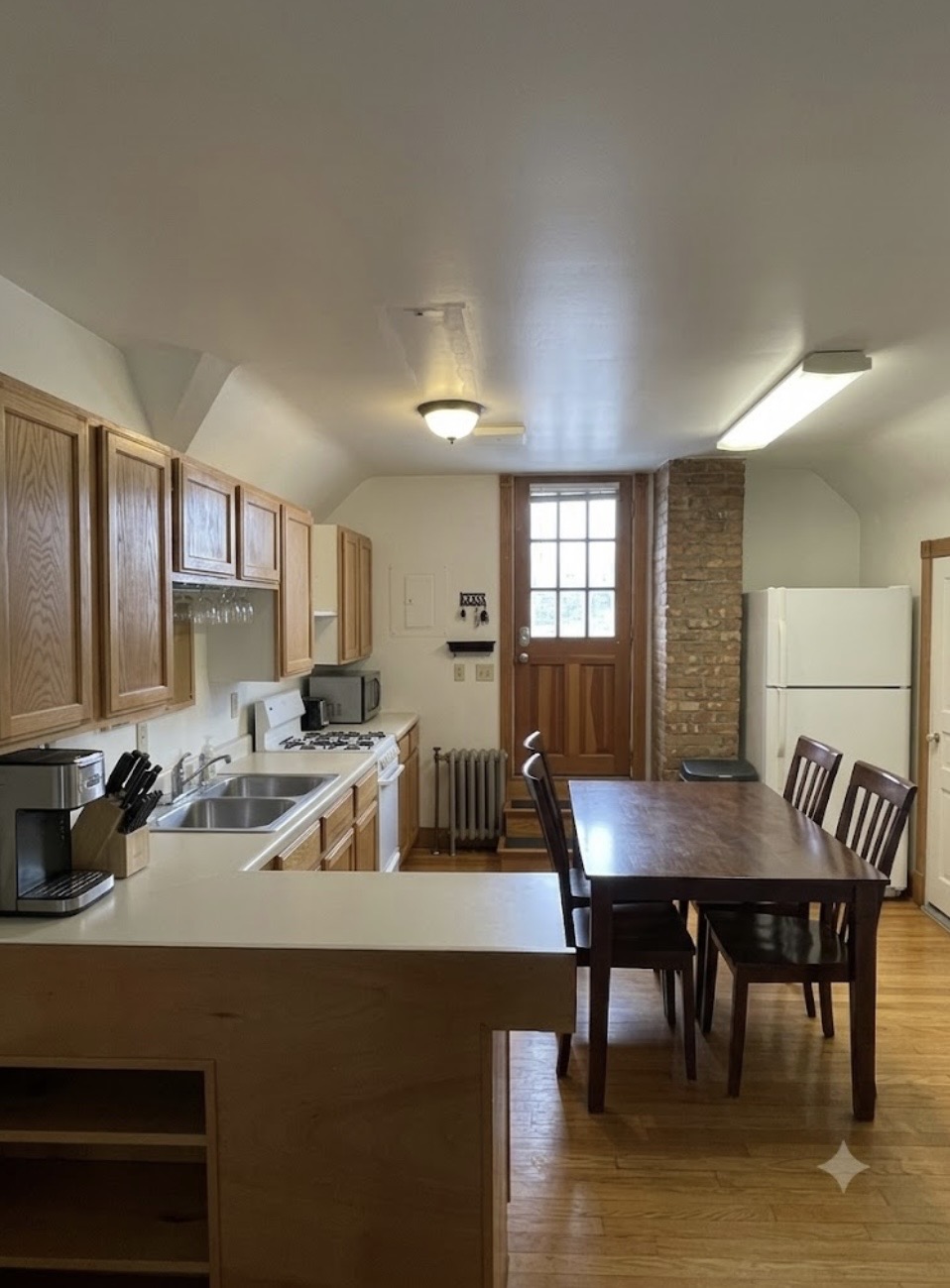 421 Abbot Road - 7
