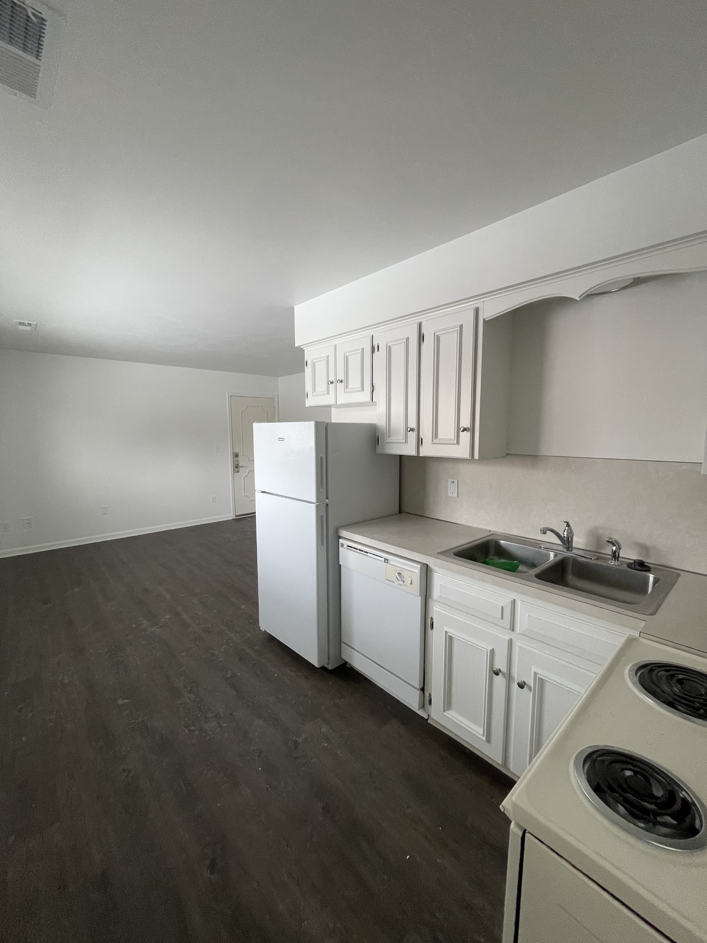 205 East Saginaw Highway - 235-01